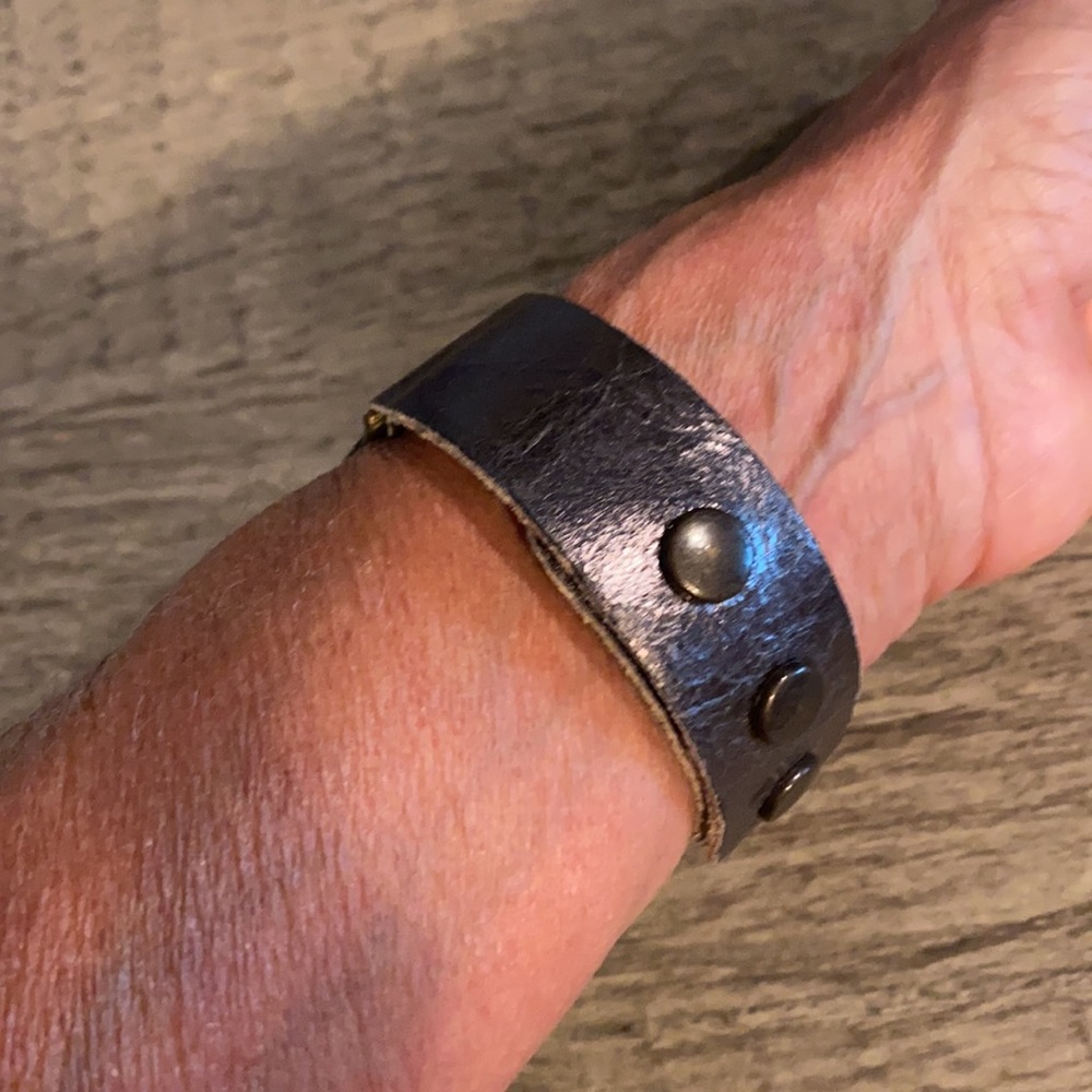 SALE**BRACELET - Picture 2 of 3